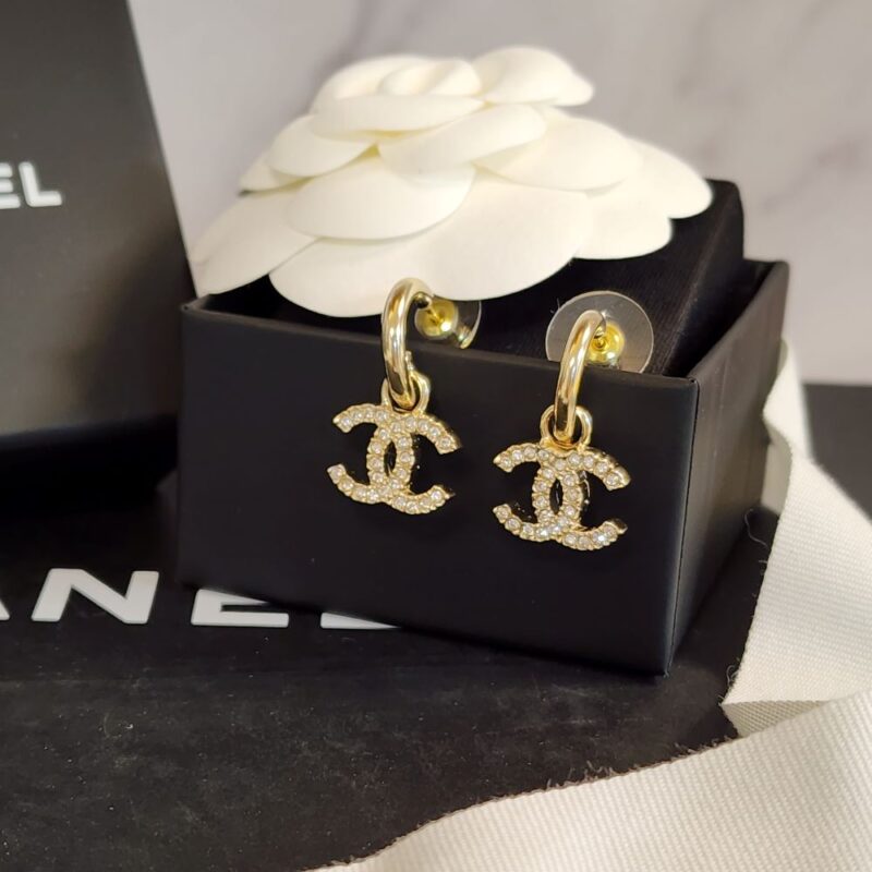 Chanel 垂墜雙C耳環