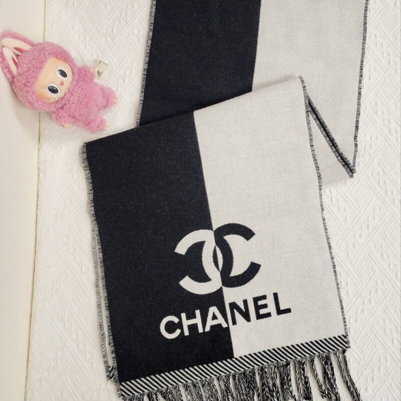 Chanel 大爆款雙面拼色羊毛圍巾