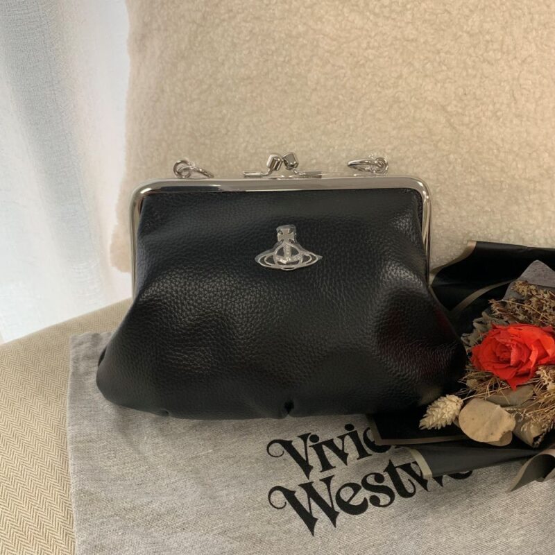 Vivienne Westwood 熱門款 土星Logo 皮革水餃包 鏈條包 西太后