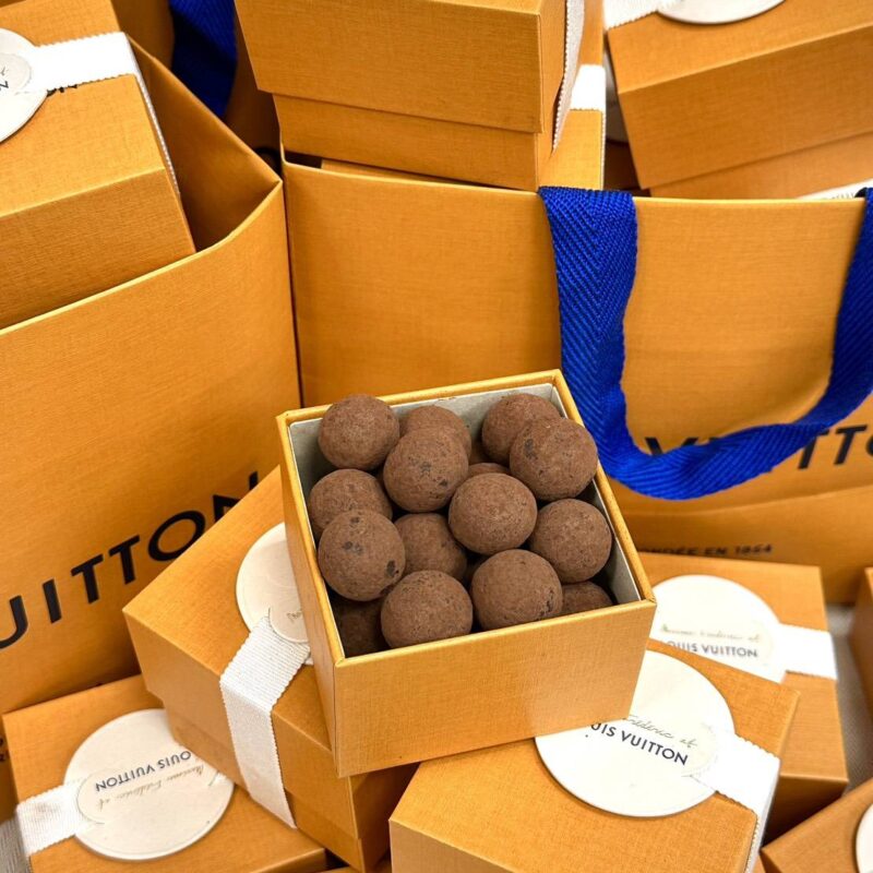 巴黎限定 Lv榛果巧克力