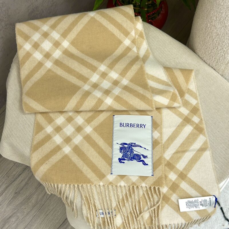 Burberry 奶茶羊絨圍巾