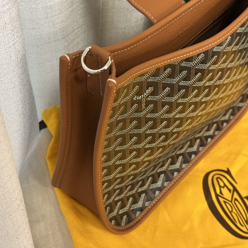 Goyard 新款 Musette 金棕