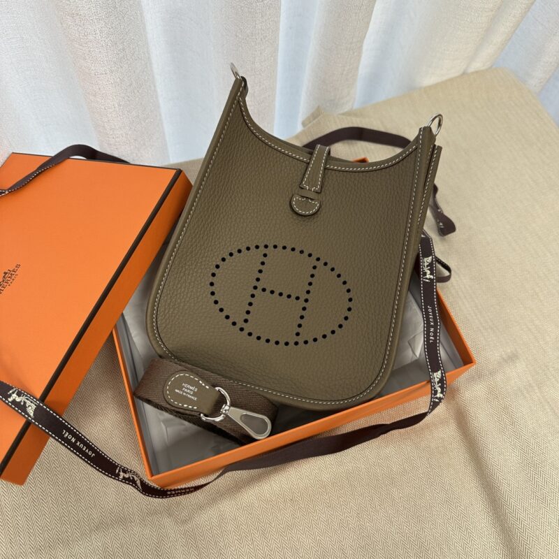 Hermes Mini Evelyne 大象灰銀扣